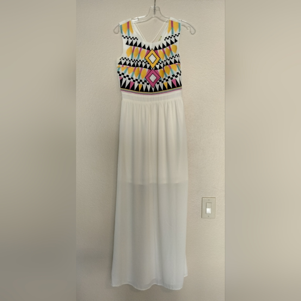 Gianni Bini White Maxi Dress with Multicolor Geometric Pattern